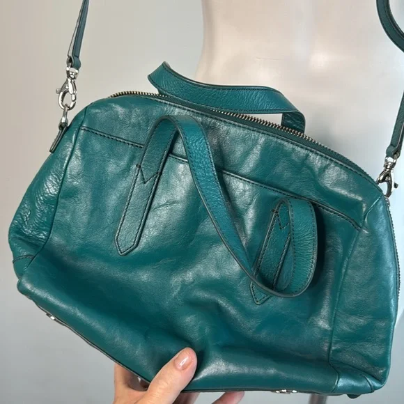 Fossil Leather CROSSBODY Like New - Picture 6 of 8